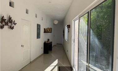 CASA EN VENTA CON VISTA AL LAGO 
