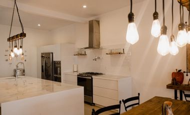 CASA EN VENTA CON VISTA AL LAGO 