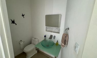 CASA EN VENTA CON VISTA AL LAGO 