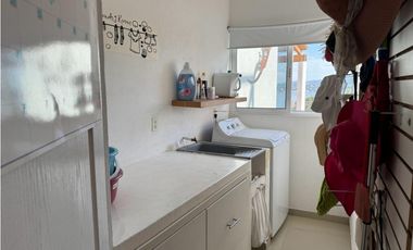 CASA EN VENTA CON VISTA AL LAGO 