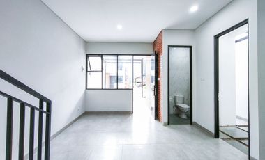 Rumah Strategis 5 Menit ke RSUD Kota Bogor 2 Lantai Siap KPR J-38943
