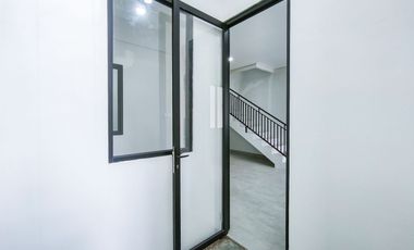 Rumah Strategis 5 Menit ke RSUD Kota Bogor 2 Lantai Siap KPR J-38943
