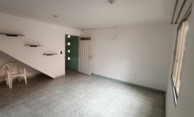 casa en arriendo en mesa. Cod A64255