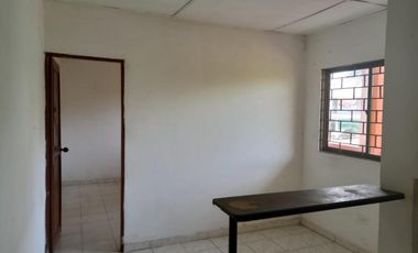 casa-local en venta en ciudad jardín. Cod V101793