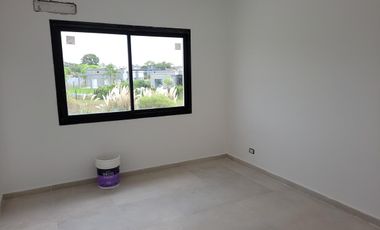Santa Elena - muy linda casa a estrenar con fondo libre