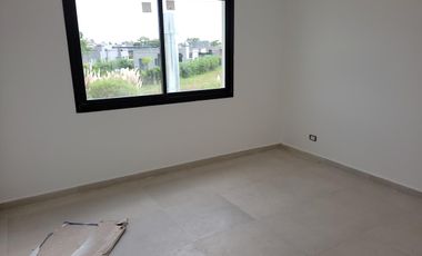 Santa Elena - muy linda casa a estrenar con fondo libre