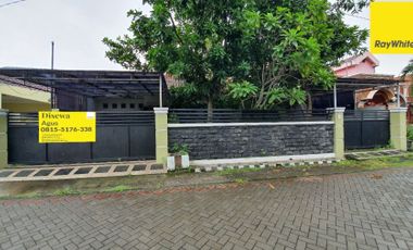 Disewakan Full Furnish Rumah Pusat Kota di Jalan Kampar, Surabaya