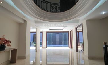 Dijual Rumah Siap Huni Dengan Pool Di Pondok Indah JakSel