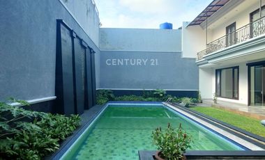 Dijual Rumah Siap Huni Dengan Pool Di Pondok Indah JakSel