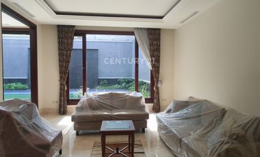 Dijual Rumah Siap Huni Dengan Pool Di Pondok Indah JakSel