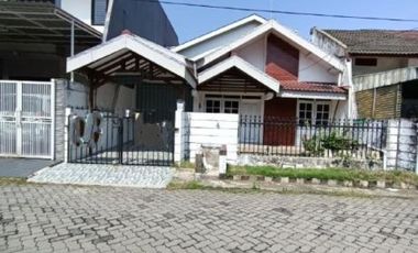 Rumah Panjang Jiwo Permai Row jalan lebar