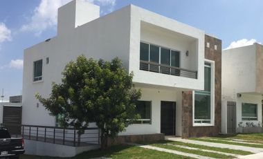 Gran Oportunidad! Frente a área verde, TIENE TODO!