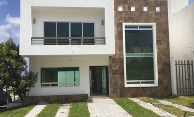 Gran Oportunidad! Frente a área verde, TIENE TODO!