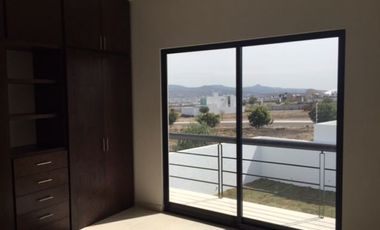 Gran Oportunidad! Frente a área verde, TIENE TODO!