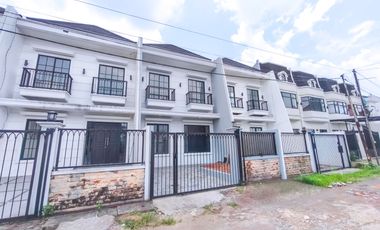 Rumah Strategis 7 Menit ke Stasiun Depok Lama SHM Dibantu KPR J-43848