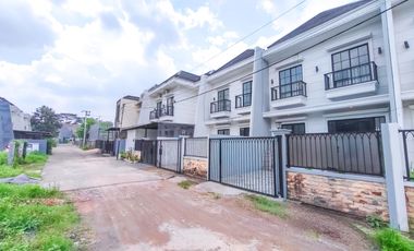 Rumah Strategis 7 Menit ke Stasiun Depok Lama SHM Dibantu KPR J-43848