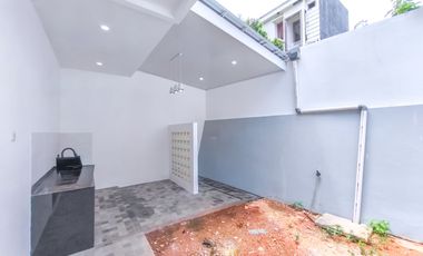 Rumah Strategis 7 Menit ke Stasiun Depok Lama SHM Dibantu KPR J-43848