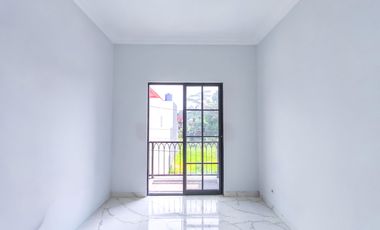 Rumah Strategis 7 Menit ke Stasiun Depok Lama SHM Dibantu KPR J-43848