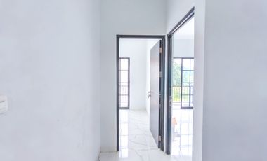 Rumah Strategis 7 Menit ke Stasiun Depok Lama SHM Dibantu KPR J-43848