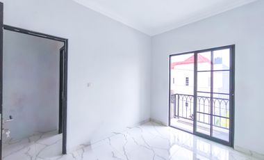 Rumah Strategis 7 Menit ke Stasiun Depok Lama SHM Dibantu KPR J-43848