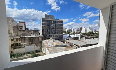 Departamento de 2 dormitorios en General Paz con balcón.