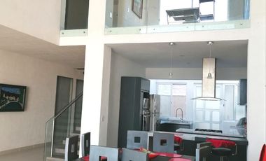 Residencia Estilo Moderno Fracc Burgos Corinto