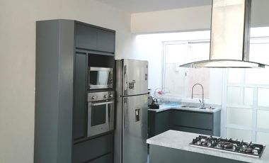 Residencia Estilo Moderno Fracc Burgos Corinto