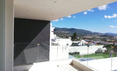 Residencia Estilo Moderno Fracc Burgos Corinto