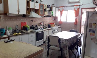 VENTA - TAPIALES - CASA 3 AMB - COD 846