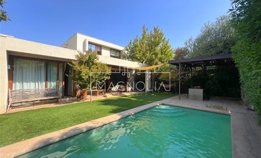 OPORTUNIDAD SE VENDE CASA EN CHAMISERO, GRAN PARQUE DE 5000