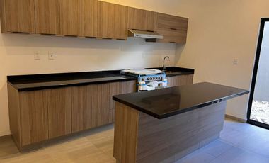 CASA EN VENTA, PRIVADA FORJA REAL