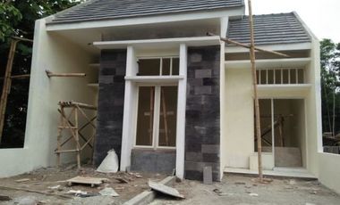 Rumah design minimalis di pare kediri arah malang