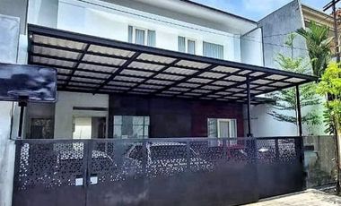 Rumah Modern minimalis turun harga di Manyar Surabaya Timur