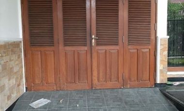 xyiwr.Rumah Jl Jemursari Siap Huni Hadap Utara Listrik 2200