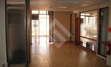 Oficina en Arriendo en Metro Universidad de Chile