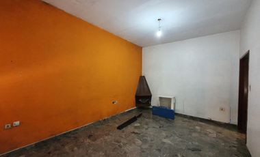 Casa 4 Ambientes, Quincho, Parrilla, Fondo Parquizado