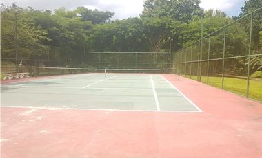 VENDO O ALQUILO CASA 400MTS2 EN CLAYTON, EMBASSY GARDEN