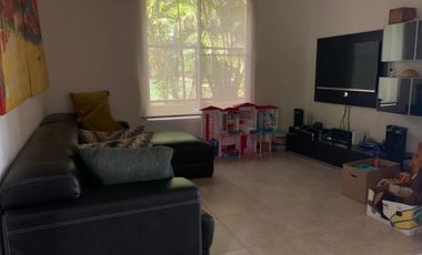 VENDO O ALQUILO CASA 400MTS2 EN CLAYTON, EMBASSY GARDEN