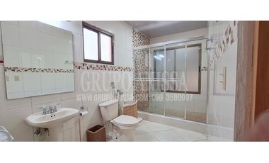 Oportunidad! Se Vende Casa con Hermosas Vistas en Altos del Maria