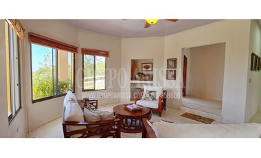 Oportunidad! Se Vende Casa con Hermosas Vistas en Altos del Maria