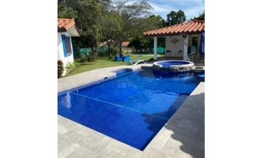 VENDO TERRENO CON DOS CASAS EN PUNTA BARCO VIEJO