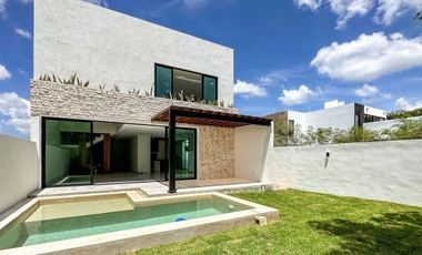 Casa en venta Mérida, Privada Única Living, entrega inmediata. Cerca del YCC