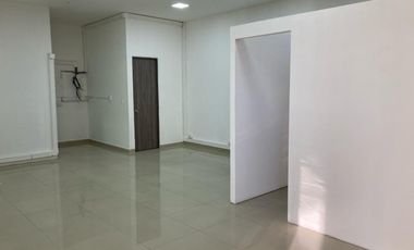 local en arriendo/venta en andalucía. Cod V104950