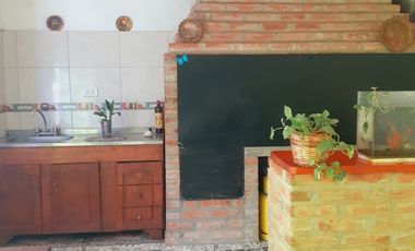 Se vende Casa con tres dormitorios y cochera en zona norte