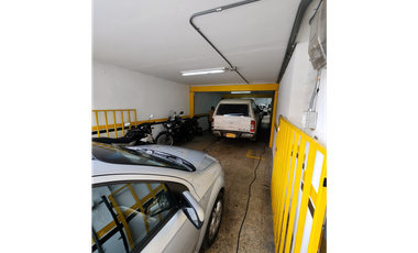 SE VENDE PARQUEADERO -  LOCAL MEDELLIN