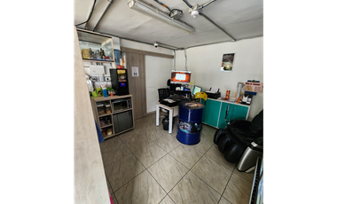 SE VENDE PARQUEADERO -  LOCAL MEDELLIN
