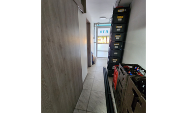 SE VENDE PARQUEADERO -  LOCAL MEDELLIN