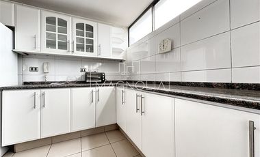 Amplio Departamento en venta de 5D/4B en Vitacura
