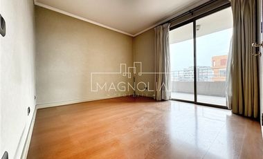 Amplio Departamento en venta de 5D/4B en Vitacura