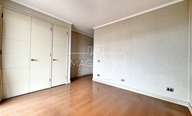 Amplio Departamento en venta de 5D/4B en Vitacura